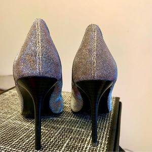 LIMITED Edition “ hello sole mate 🫶” Silver/Gold Mesh Heels Banana Republic EUC